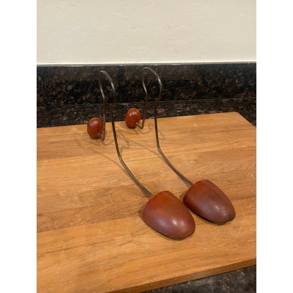 2 Women's Shoe Trees
